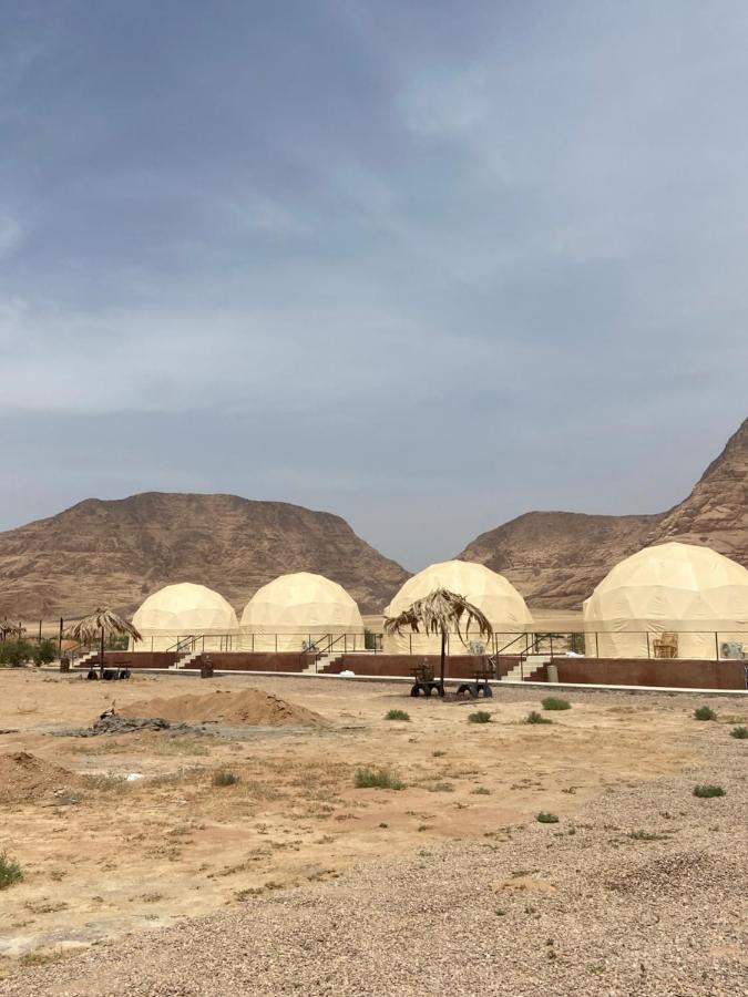 Bilal Luxury Camp Hotell Wadi Rum Exteriör bild