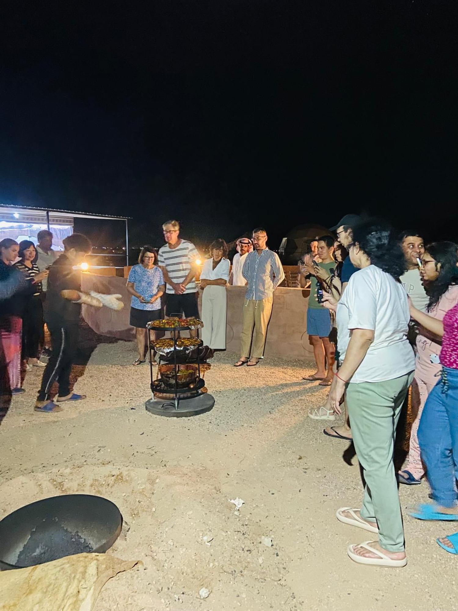 Bilal Luxury Camp Hotell Wadi Rum Exteriör bild