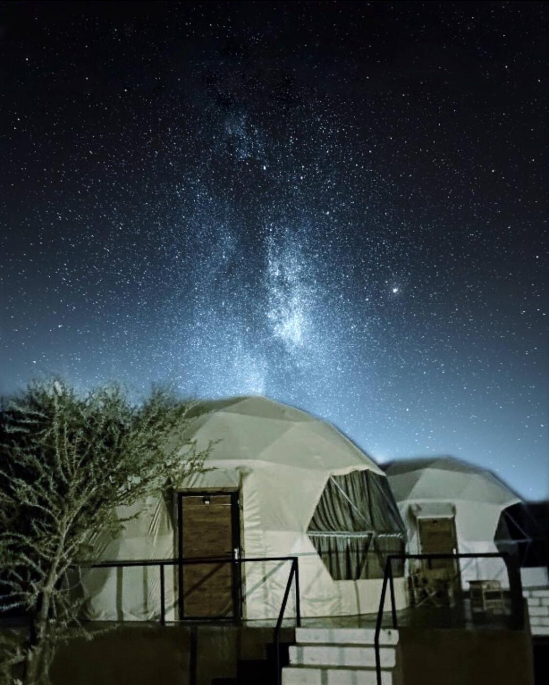Bilal Luxury Camp Hotell Wadi Rum Exteriör bild