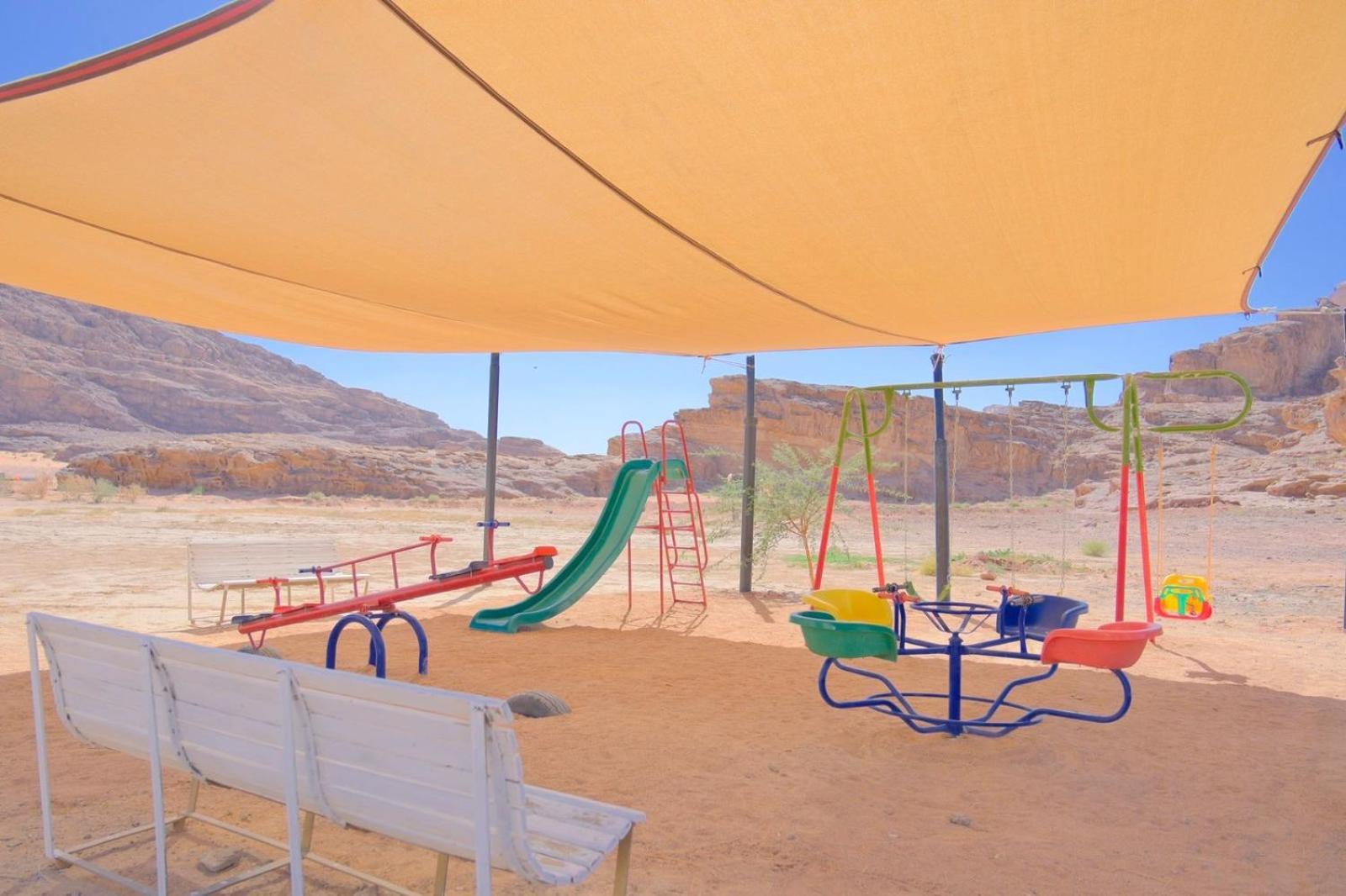 Bilal Luxury Camp Hotell Wadi Rum Exteriör bild