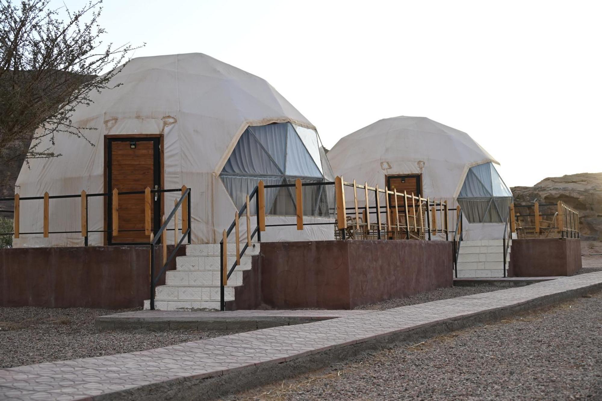 Bilal Luxury Camp Hotell Wadi Rum Exteriör bild