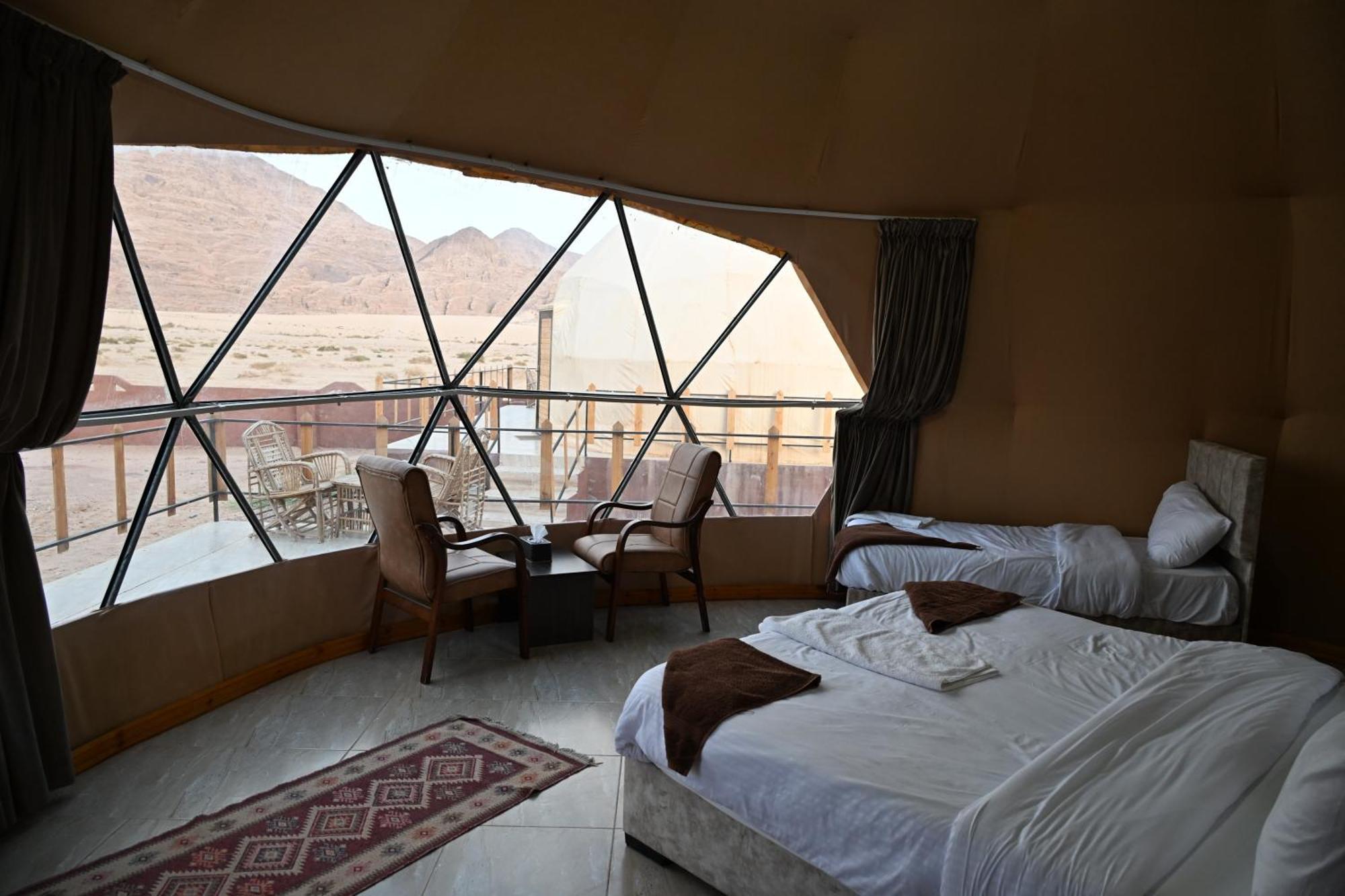 Bilal Luxury Camp Hotell Wadi Rum Exteriör bild