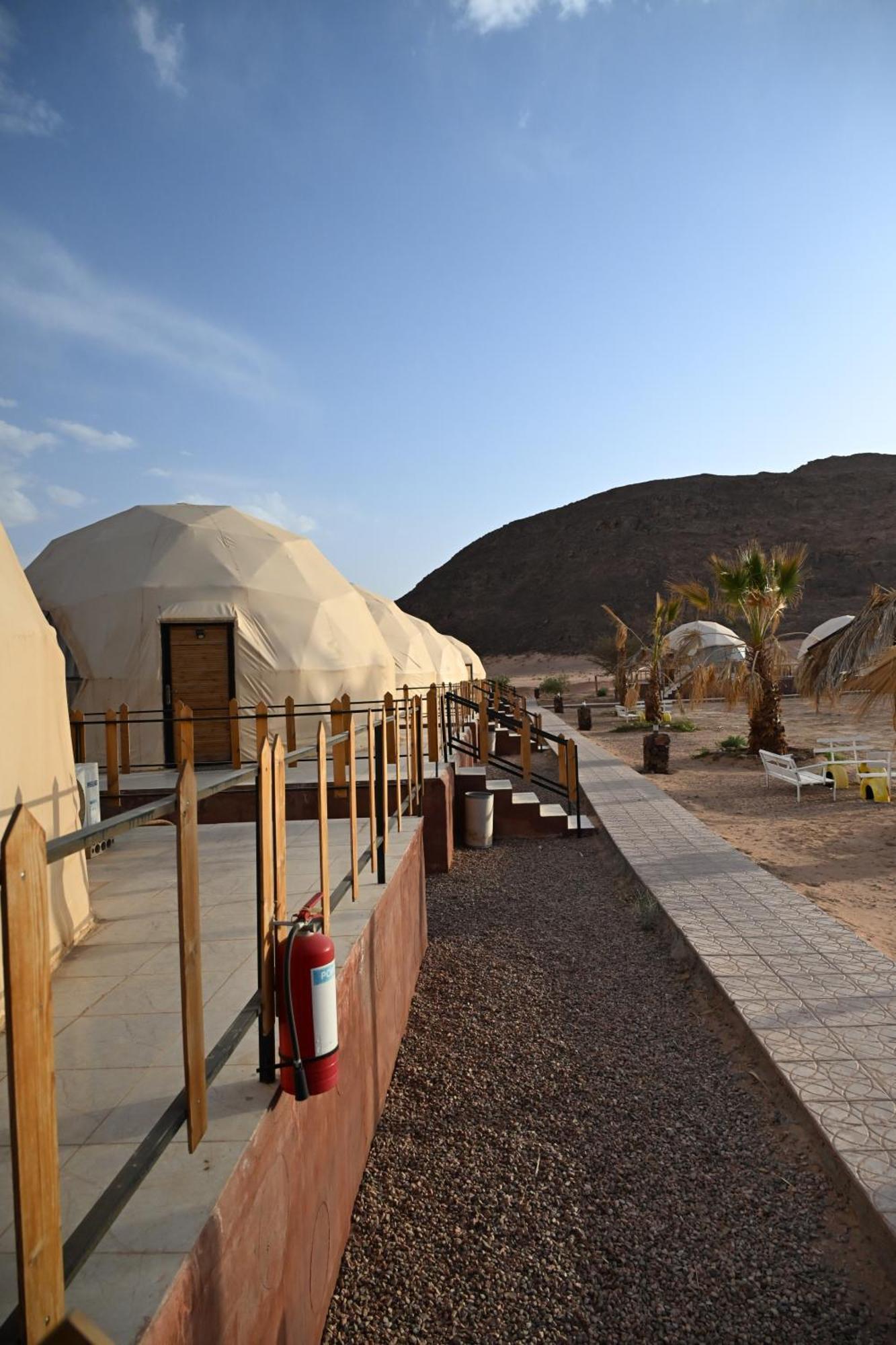 Bilal Luxury Camp Hotell Wadi Rum Exteriör bild